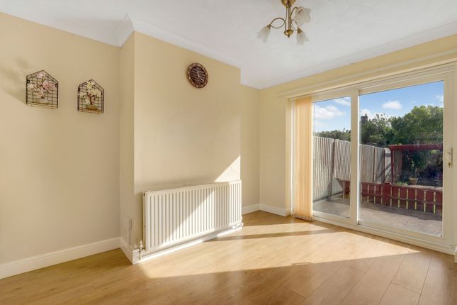 6 Robin Hood Drive, Nottingham photo 4