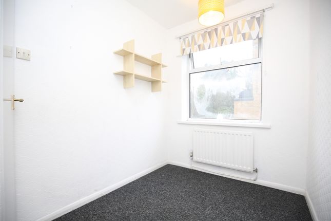 Flat for sale in Lodge Close, Mancetter, Atherstone