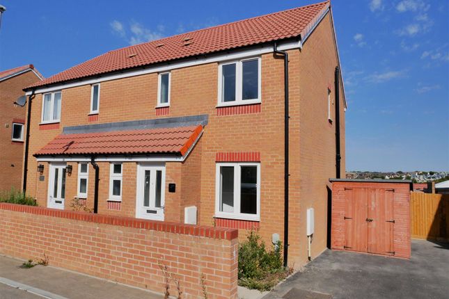 49, Lawrence Drive, Calne photo 2