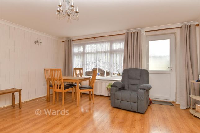 48, Turnbull Close, Greenhithe photo 3