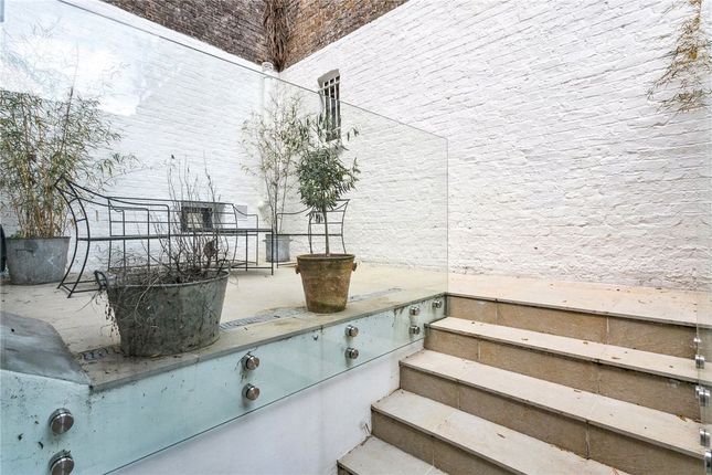 Basement Flat, 32, St Stephen's Gardens, London photo 4