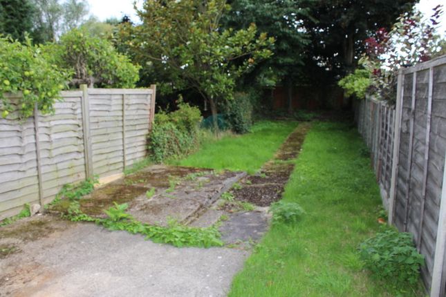 6, Elm Terrace, Harrow Weald photo 2