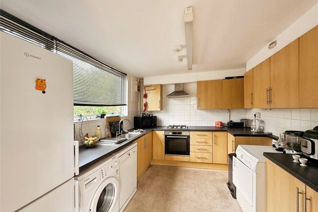 1, Oak Bank, Surrey photo 3