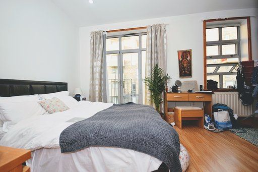 Flat for sale in White Horse Lane, London