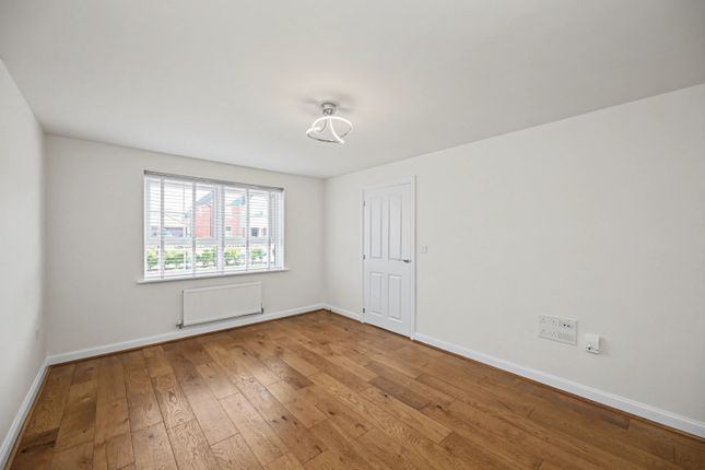 19, Spectrum Ave, Rugby photo 3
