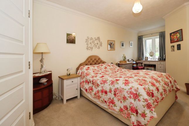 8 Trewin Lodge,, Normandy Drive, Bristol photo 3