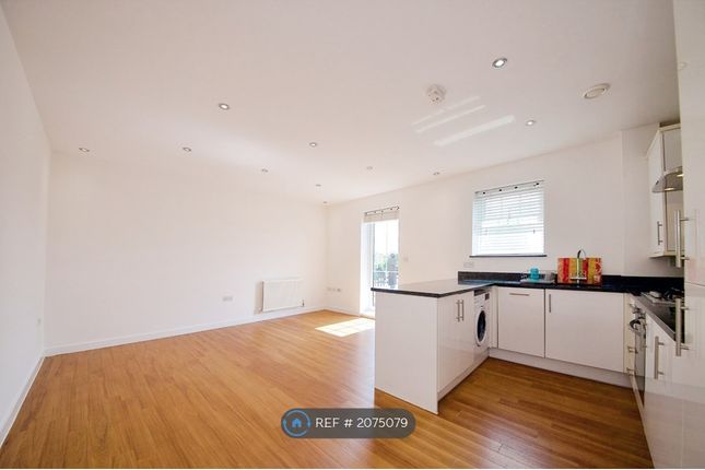 Thumbnail Flat to rent in Coppetts Road, London