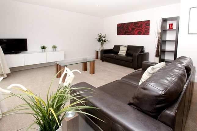 Thumbnail Flat to rent in Town Mead, Crawley