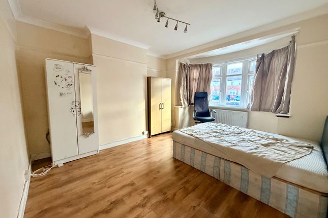 271, Ealing Road, Wembley photo 3