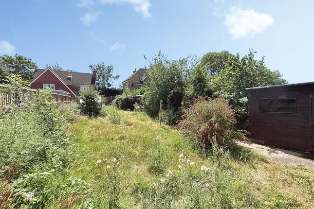 Aspen Avenue, Bedfordshire photo 3
