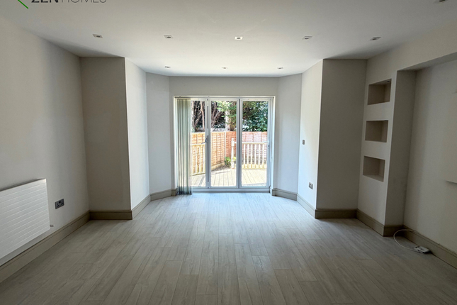 Flat 1, 2 Hillcrest Gardens, Esher photo 4