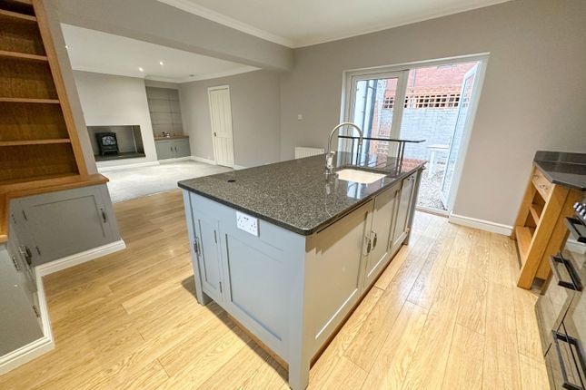 2, Old Oak Street, Greater Manchester photo 2