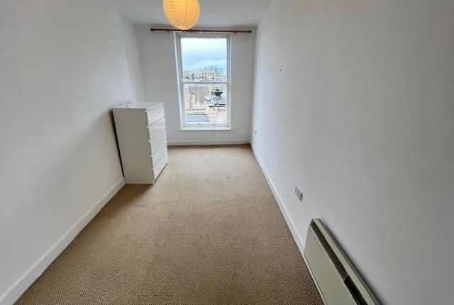 Flat 8, 49 Bank Street, Bradford photo 3