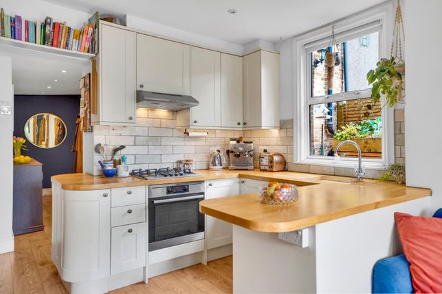 Flat 1, 29, Deronda Road, London photo 3