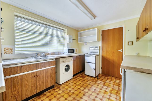 20, Longmoor Lane, Reading photo 2