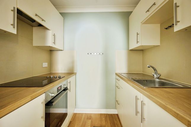 Flat 5, Ryan Court, White Cliff Mill Street, BLANDFORD FORUM photo 4