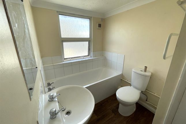 Flat 5, 40-42, Arundel Road, Littlehampton photo 5