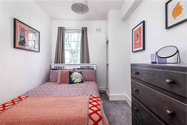Flat to rent in Wavell House, Hillcrest, London