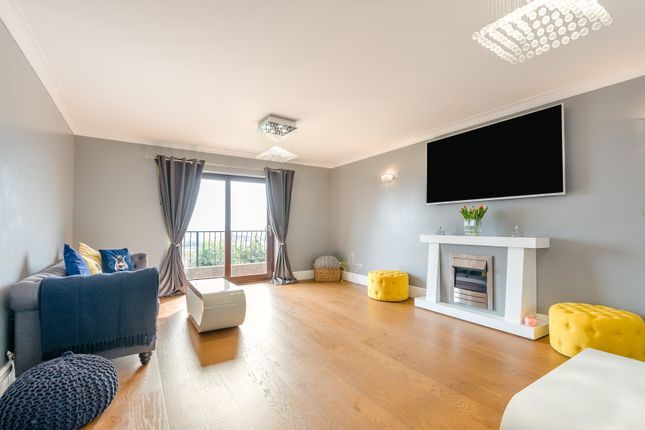 2, Priory Close, Caerleon, Newport photo 3