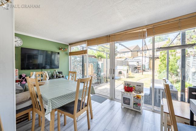 83, Bramblewood Close, Carshalton photo 4