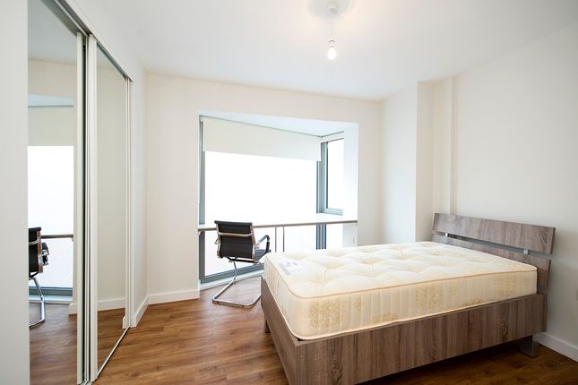 Room to rent in Toby Lane, Mile End