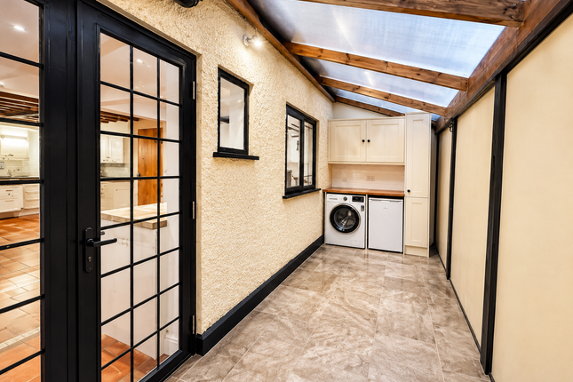 1 Park Cottage, The Oaks, Ruislip photo 5