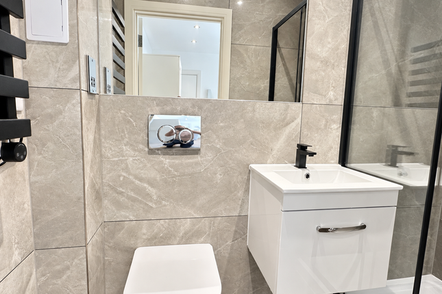Room 5, St. Albans Road, South Mimms photo 4