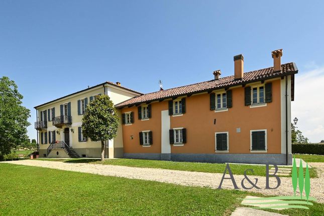 Property for sale in Vaglierano, Asti, Piemonte