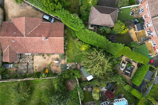 5-bed house on Highdelf, Church Place, Pulborough, £700,000