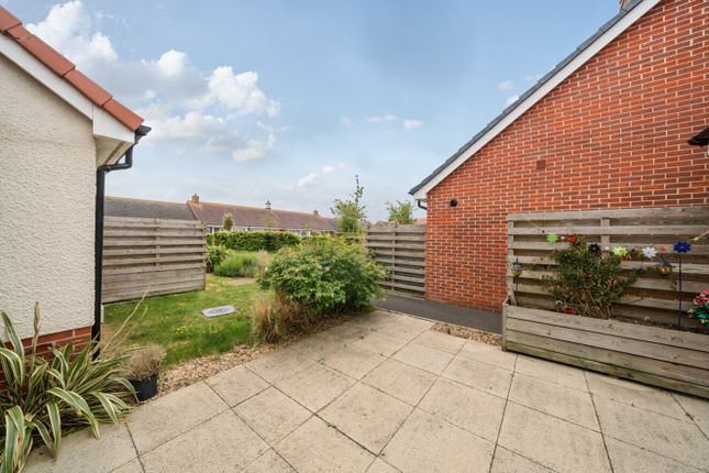 1, Hawthorne Road, Grimsby photo 4