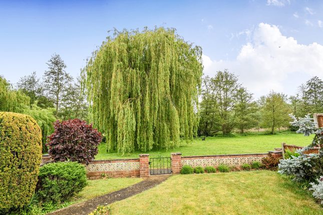 18, Powells Road, Shefford photo 4