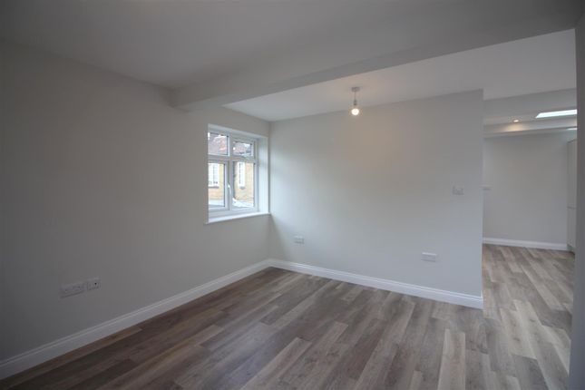 156c, High Street, Ruislip photo 5