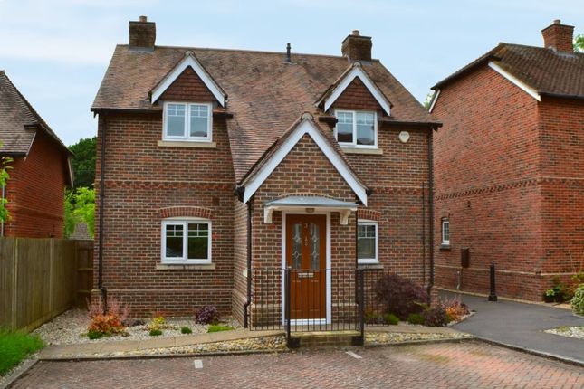 Thumbnail Flat to rent in Blackthorn Close, Tadley
