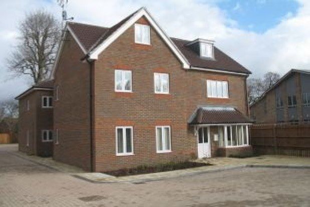 Thumbnail Flat to rent in Crabtree Court, Crawley