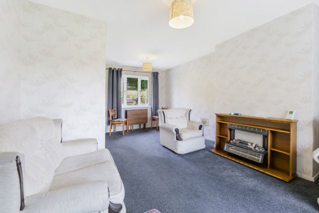 9, Lochearn Crescent, Renfrewshire photo 3