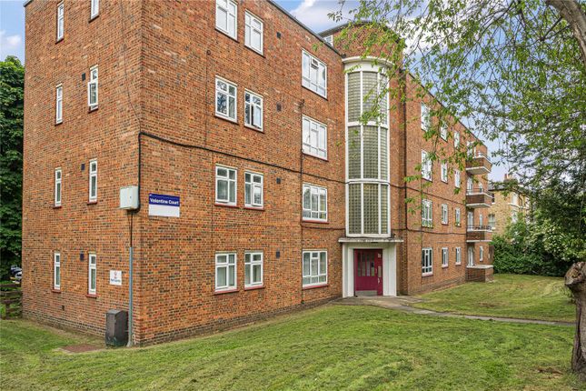 Thumbnail Flat for sale in Perry Vale, London