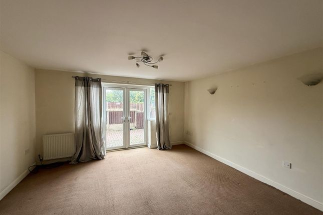 7 Royal Oak Court, Upper Marehay Road, Ripley photo 3