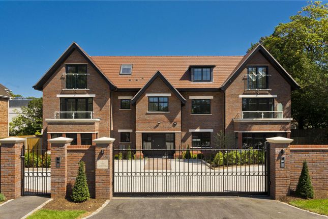 Thumbnail Flat for sale in New Road, Esher, Surrey