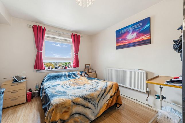 43 Clements Court, Green Lane, Hounslow photo 4