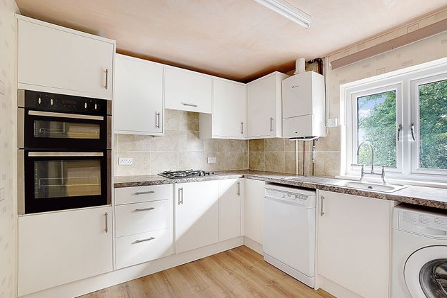71 Duchess Of Kent Drive, Walderslade photo 2