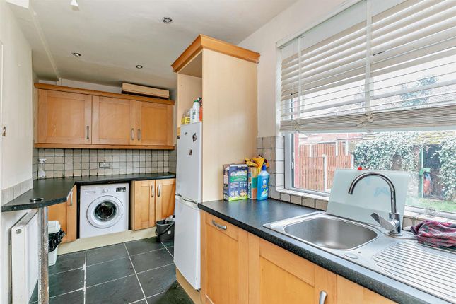 235, Wakefield Road, Barnsley photo 3