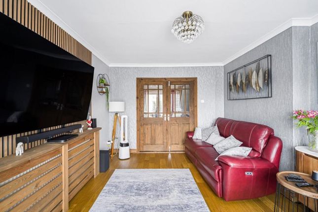 23, Silverhill Close, Pontypridd photo 3