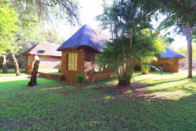 Lodge for sale in 1 Ashante, Ellisras (Lephalale), Limpopo Province, South Africa