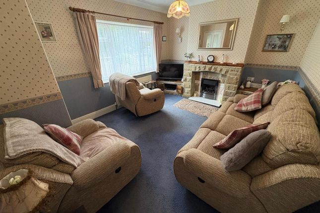 35, Broughton Avenue, Bradford photo 5