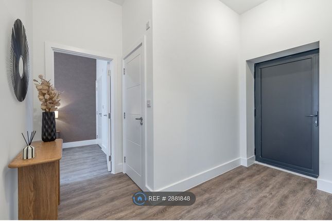 Flat, The Bays The Stow, Harlow photo 4