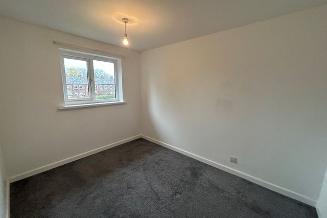 72, Manchester photo 5