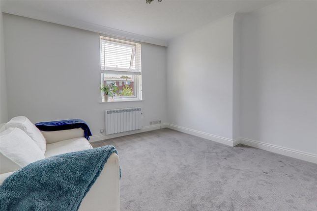 Flat 4, 24 West Avenue, Worthing photo 3