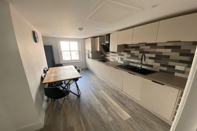 14, Flat 2, Chapel Street, Petersfield photo 3