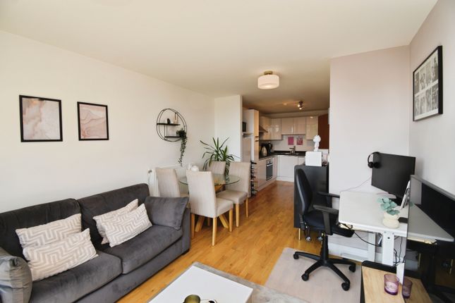 27/Hargood House, 7 Norway Street, London photo 4