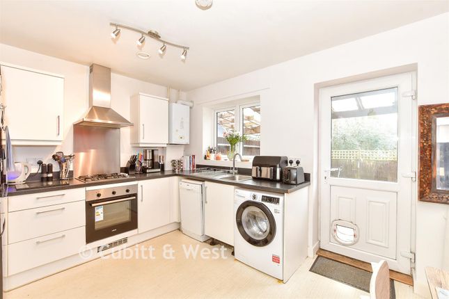 19, Hazel Copse, Chichester photo 2